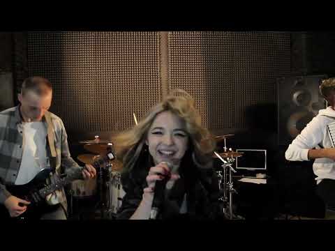 Видео: "СУПЕРМАРКЕТ" - ПОШЛАЯ МОЛЛИ (Cover by MARSICK)