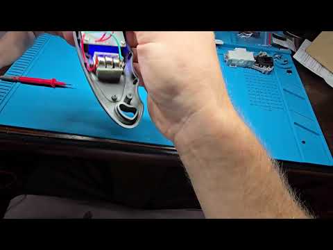 Видео: Починил электронный манометр для измерения давления в шинах.