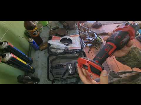 Видео: Распаковка аккумуляторной болгарки.