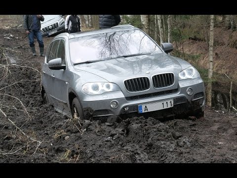 Видео: BMW X5 на бездорожье. ОффРоуд покатушки в болотах. Отдых по-русски.