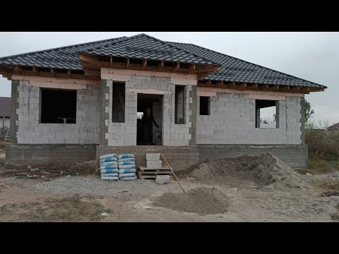 Видео: Өзбек ұсталар үйдің ішкі сылағын қалай жасайды?