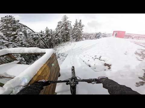 Видео: На ВЕЛОСИПЕДЕ по СНЕГУ в горах