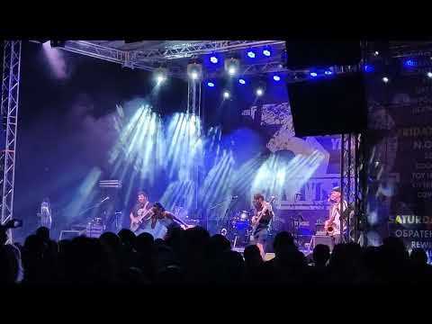 Видео: Керана и космонавтите-Толкоз мога(на живо от Hills of Rock-сцена На Тъмно) 25/07/2024