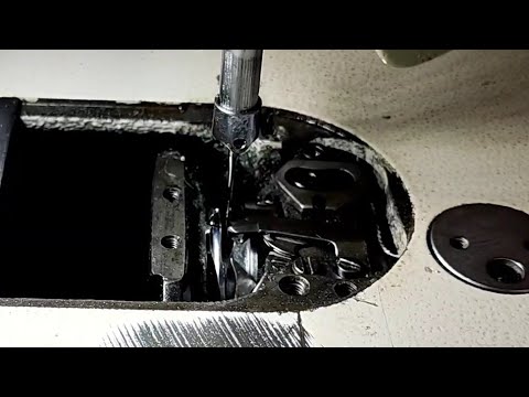 Видео: Регулировка челнока (хода) в швейной машине