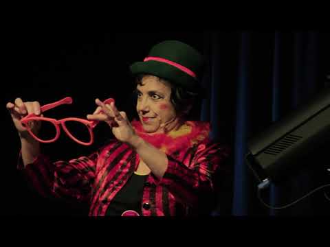 Видео: " В СТРАНАТА НА КУКЛИТЕ " детско шоу по интернет - БРОЙ 1