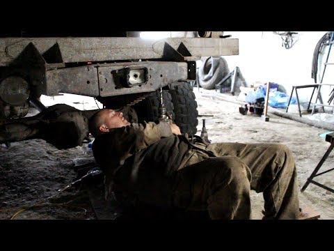Видео: Замена кронштейна рессоры Газ 53
