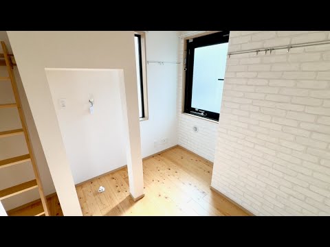 Видео: Эпизод 39 — Микроквартира с двумя лестницами🪜🪜 — 10 кв.м.