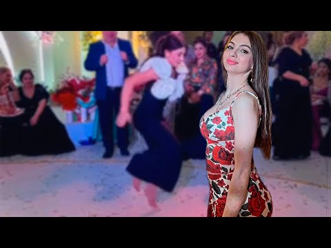 Видео: Заворожила всех ! Цыганские танцы №1