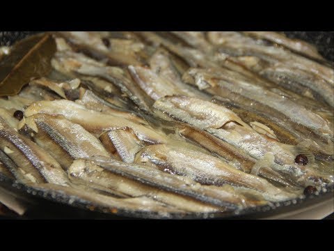 Видео: Мойва на скорую руку / Самый вкусный рецепт приготовления мойвы