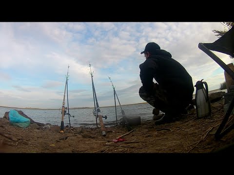 Видео: Рыбалка БЕЛОЕ ОЗЕРО , карась на донную , фидерную снасть