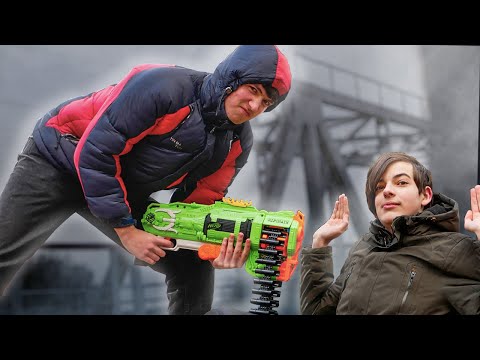 Видео: НЁРФ БИТВА С РАЦИЯМИ //  NERF WAR Нарезка нёрфинга №1