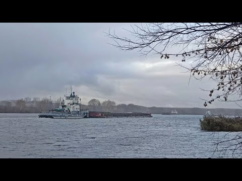 Видео: Прохождение двух гружёных и порожнего состава по Москва-реке!