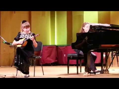 Видео: 2013.12.10. "Коробейники" исп. Алиса Лебедева (домра)