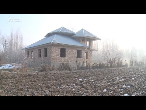 Видео: Ош: улуш жерине уй куруп алгандар