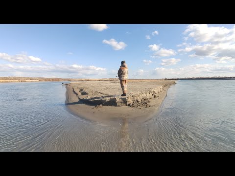Видео: Рыбалка на реке Или  Весна!