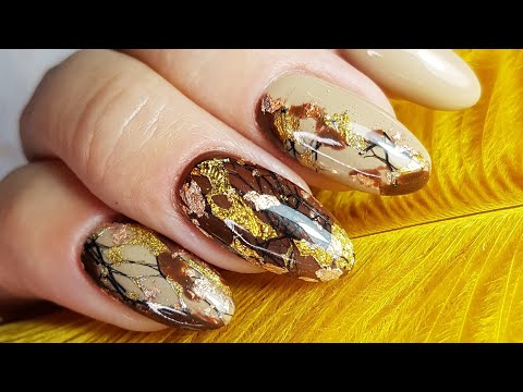 Видео: Маникюр самой себе материалами ТМ"Fiore"/Арматура на ногтях./Дизайн с сеткой.