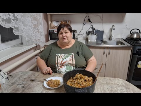 Видео: БИГУС. Томлёное мясо с капустой в духовке-отличная идея для ужина или обеда.