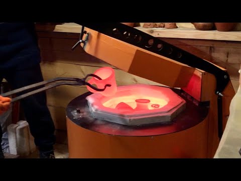 Видео: 🍯 Обвариваем Керамику в ржаной муке Гончарная Школа Волшебство керамики