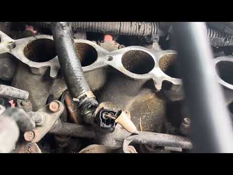 Видео: Замена топливных форсунок на Nissan Xterra (00-04)