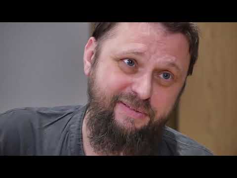 Видео: Илья Кнабенгоф - лидер группы "Пилот" | Кадр из жизни