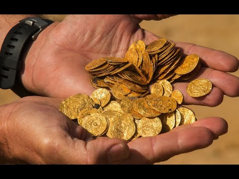 Видео: СЕЛ В ТЮРЬМУ ЗА ТО, ЧТО НАШЁЛ 130 ЗОЛОТЫХ МОНЕТ ! Топ невезучих кладоискателей!