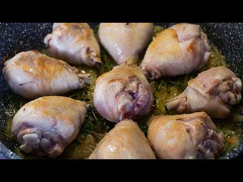 Видео: Простейшее блюдо из курицы. Скинул всё в сковороду и добавил яблоко