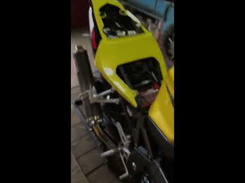 Видео: Регулировка датчика заслонок SUZUKI GSX-R 600/750 ошибка F1