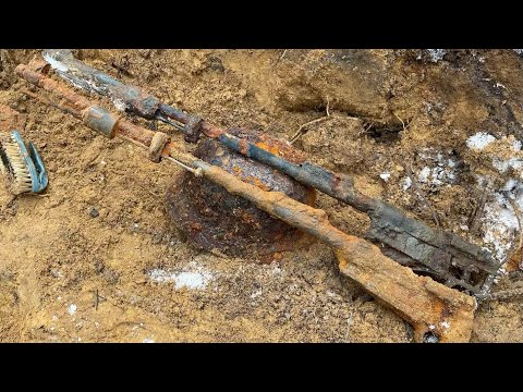 Видео: Немецкий блиндаж забит оружием и снаряжением!