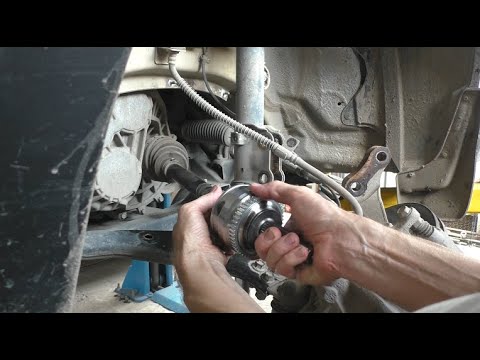 Видео: Замена переднего левого наружного ШРУС на SsangYong Actyon 2,0 4WD  СсангЙонг Актион 2013 года