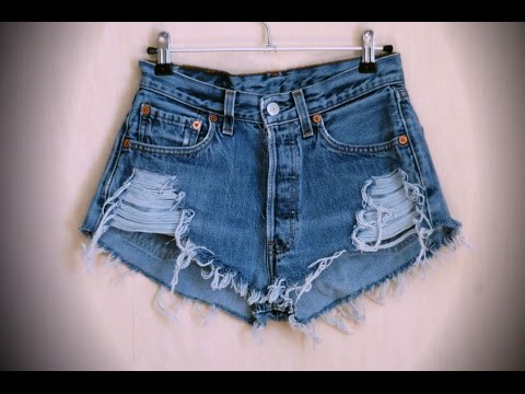 Видео: DIY: Как сделать модные рваные шорты / how to make ripped shorts