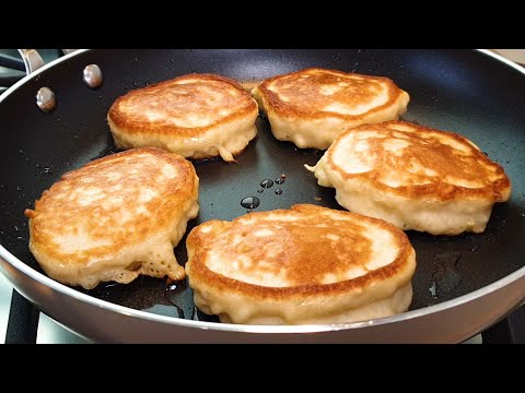 Видео: ОЛАДЬИ с яблоками на кефире! 🥞🍎 Пышные ОЛАДУШКИ на завтрак. PANCAKES with apples on kefir.😋