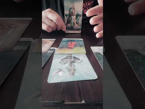 Видео: 🔮😍✨️Защо се влюбихме, един в друг 🎇И какво чувстваме един към друг 💞💫🔮
