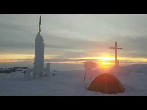 Видео: Без зайвих слів...3 Світанок на Говерлі. Ночівля у наметі на висоті 2061м. Обід в Заросляку. Завоєля