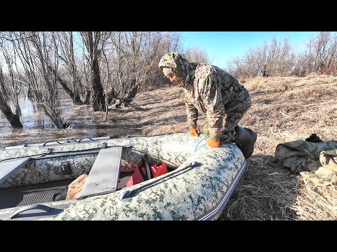 Видео: ПРОВЕРКА СЕТЕЙ В НАВОДНЕНИЕ.ГЕННАДЬЕВИЧ ПОМОГАЙ, ГРЕБИ ВЕСЛАМИ!!!  СМОТРИМ СЕТИ С ПВХ ЛОДКИ.