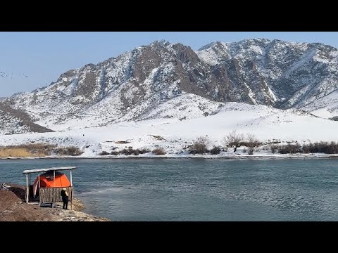 Видео: ТЕПЛЫЙ КЕМПИНГ С РЫБАЛКОЙ В СКАЛАХ