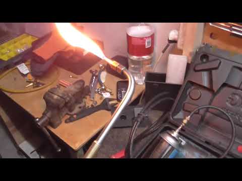 Видео: Горелка холодильщика и новые шланги .