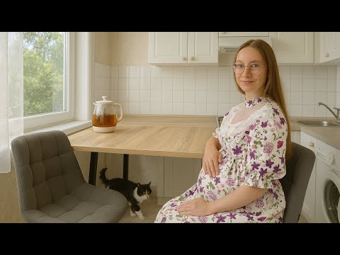Видео: Обустраиваем кухню в Хрущёвке: собираем стол, стулья и ставим фартук | Семейный влог 🏡