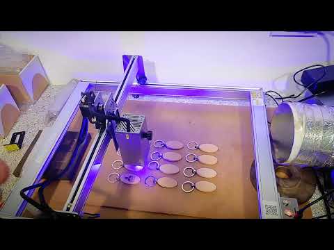 Видео: AtomStack + LightBurn Software - Как заработать на дереве не много денег при минимальных вложениях