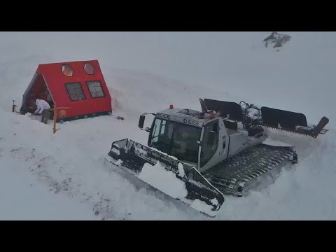 Видео: КЕМПИНГ НА СНЕЖНОЙ ГРУЗОВИКЕ НА ВЫСОТЕ 3000М
