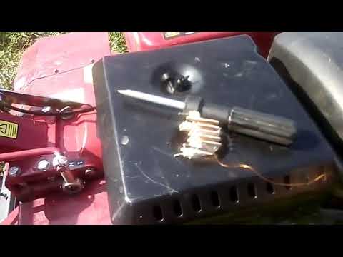 Видео: Мотоблок : жиклер холостых оборотов двигателя (эксперимент по искусственному засорению)