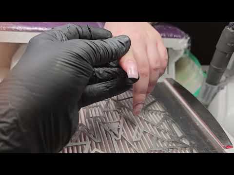 Видео: Нарощування нігтів на нижні форми