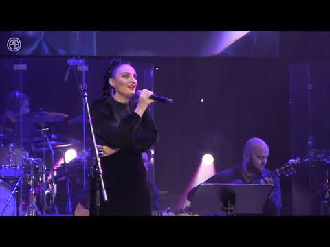 Видео: Елена Ваенга. БКЗ Октябрьский. 21.09.2018. Первое отделение.