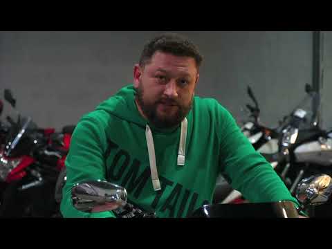 Видео: Выбор мотоцикла 400-600 кубов .Обзор дорожников от SUZUKI