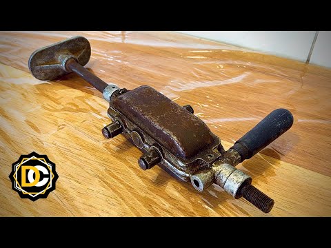 Видео: Старая ржавая ручная дрель - Восстановление - WorkshopDC