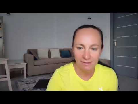 Видео: Основы йога практики. С чего начать. Позы стоя. Йога при проблемах с коленями и для похудения