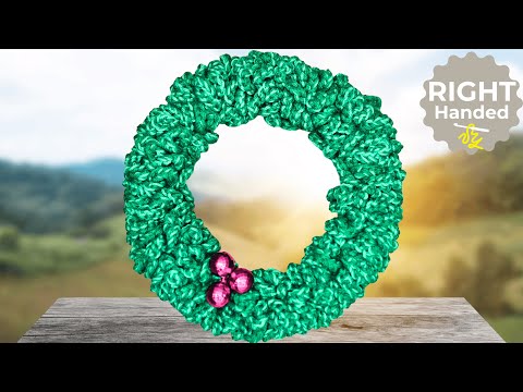 Видео: Как связать самый простой рождественский венок крючком