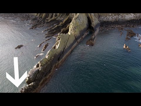 Видео: Ловля трески и минтая на приманку | Усилия против вознаграждения | Береговая рыбалка в Великобрит...