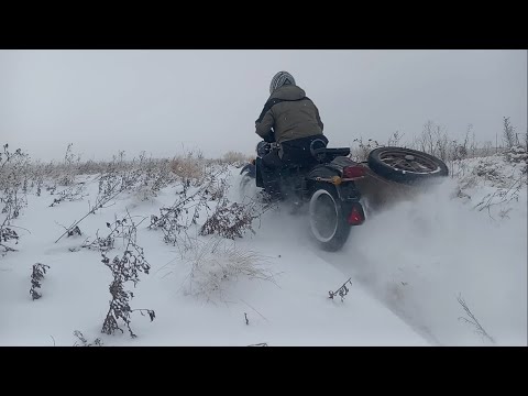 Видео: зимой на мотоцикле Урал