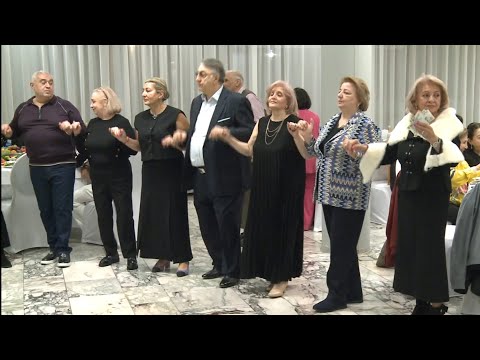 Видео: Ассирийцы🔵⚪🔴 Духрана д Мар Шаллита в Москве.🎊🙌🙏❤Assyrians 🔵⚪🔴 Dukhrana d Mar Shallita in Moscow.🎊🙌🙏❤