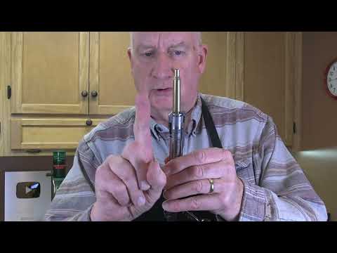 Видео: Как сделать сверхточные патроны ~ Часть IV. Точение шейки